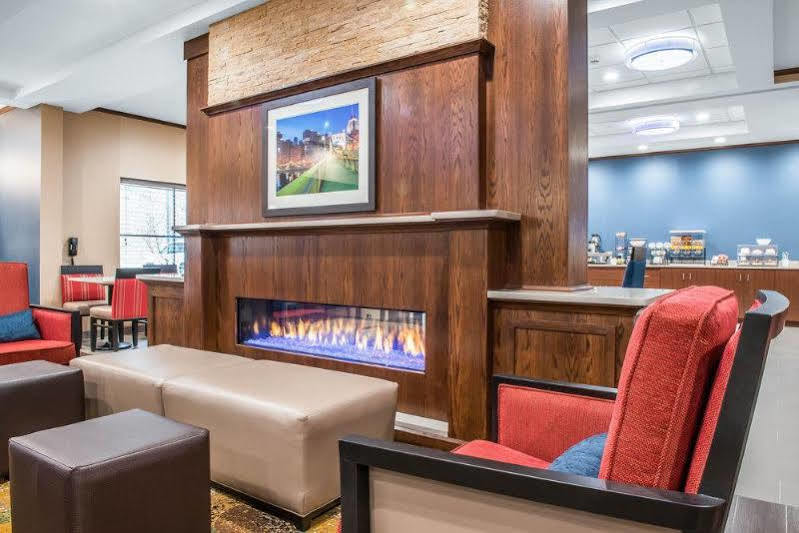 Comfort Inn & Suites 피츠버그 외부 사진